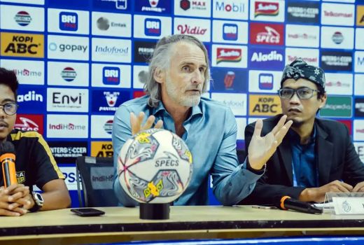 Jan Olde Riekerink Apresiasi Skuad Dewa United Meski Kalah dari Persib - GenPI.co BANTEN