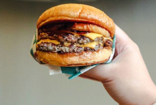 Rekomendasi Kafe Burger di Gading Serpong: Five Monkeys - GenPI.co BANTEN