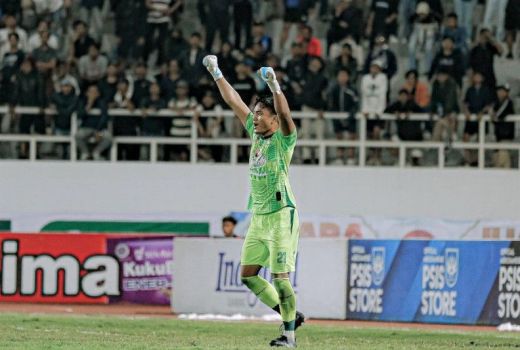 Dapat Pujian dari Pelatih Dewa United, Kiper Persebaya: Saya Beruntung - GenPI.co BANTEN