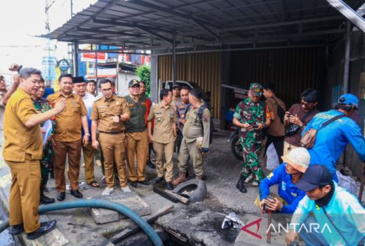 Wawako Tangsel Janji Perbaiki Drainase Jalan Raya Ceger Bulan Ini - GenPI.co BANTEN