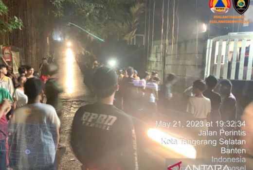 Terpeleset Saat Mandi Hujan, Ayah dan Anak di Tangsel Hanyut - GenPI.co BANTEN