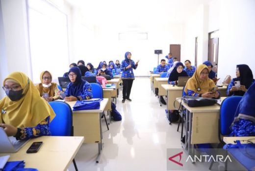 Guru SMP di Kota Tangerang dapat Pelatihan Aplikasi Penunjang Belajar - GenPI.co BANTEN