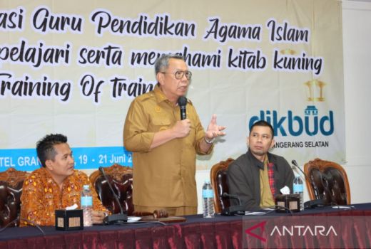 Wali Kota Tangsel Harap Murid Beragama Islam Bisa Baca Kitab Kuning - GenPI.co BANTEN
