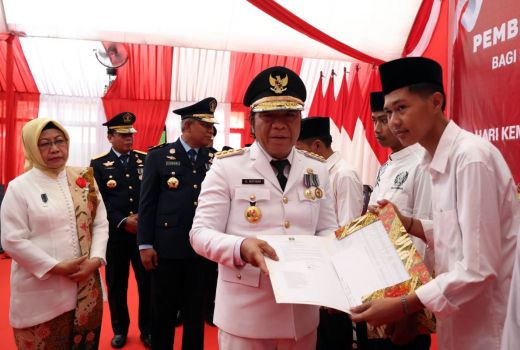 Kemenkumham Banten Beri Remisi HUT RI ke 6.972 Narapidana - GenPI.co BANTEN
