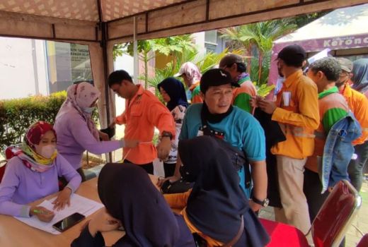 Kesehatan Petugas Kebersihan Hingga Pedagang di Kota Tangerang Diperiksa - GenPI.co BANTEN