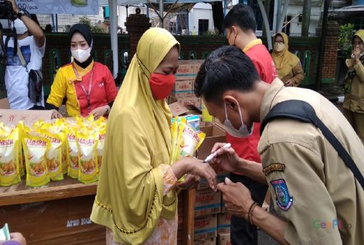 Harga Minyak Goreng Meroket, Operasi Pasar Murah Diserbu Warga - GenPI.co BANTEN