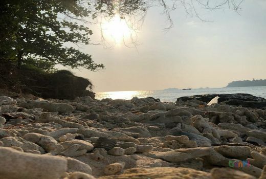 Hidden Gem di Pulau Merak Kecil Tak Berpenghuni, Berani Coba? - GenPI.co BANTEN