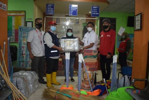 PMI Kota Tangerang Salurkan Bantuan untuk Korban Banjir - GenPI.co BANTEN