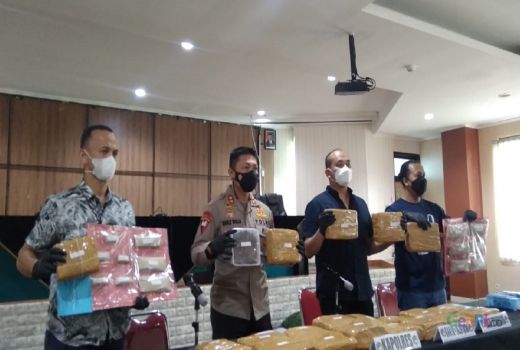 8 Pengedar Ganja Dibekuk, Polisi Selamatkan 20 Ribu Masyarakat - GenPI.co BANTEN