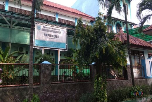 Siswa Positif Covid-19, SMP Negeri 4 Tangsel Kembali PJJ - GenPI.co BANTEN