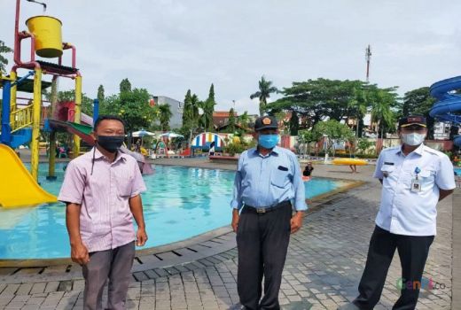 Camat Larangan Kerahkan Tim Awasi Prokes Tempat Wisata - GenPI.co BANTEN