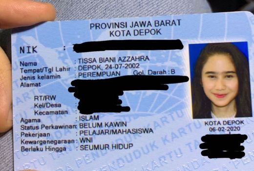 Bikin Iri, 4 Aktris Tetap Memesona di Foto KTP - GenPI.co