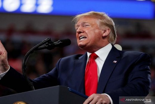 Donald Trump Kelimpungan, Videonya Dicabut Twitter dan Facebook  - GenPI.co