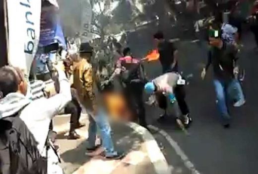 Komen Netizen ke Mahasiswa Cianjur Pembakar Polisi : Otak Lu Ada? - GenPI.co
