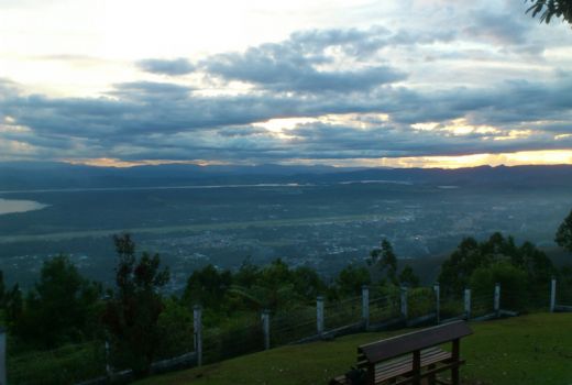Ingin Liburan yang Pasti Aman di Papua? Datanglah ke Bukit Ifar - GenPI.co