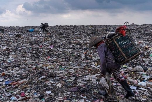 Leonardo Dicaprio Unggah Foto Lautan Sampah Bantar Gebang Bekasi - GenPI.co