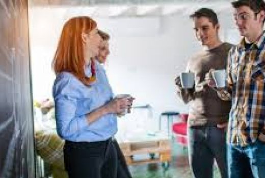 Agar Seninmu Semangat, Datanglah ke Kantor dengan Pakaian Favorit - GenPI.co