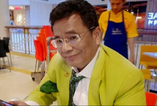 Wow, Ratusan Cewek Cantik Antre Menunggu Hotman Paris di Bali - GenPI.co