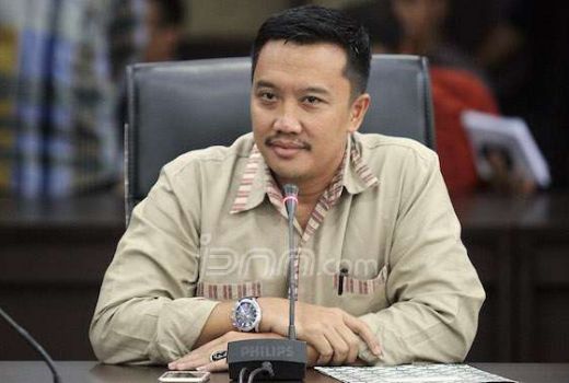 Jadi Tersangka, Imam Nahrawi Matikan Komen IG dan Kunci Twitter - GenPI.co