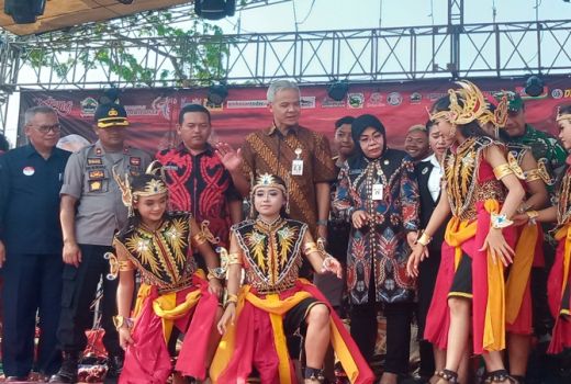 Desa Banjarejo Buat Festival Jerami, Ganjar: Kadesnya 4.0! - GenPI.co