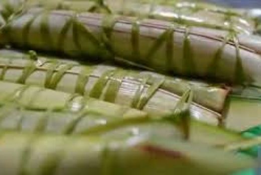 Lapa-lapa, Lontong Khas Sulawesi Tenggara - GenPI.co