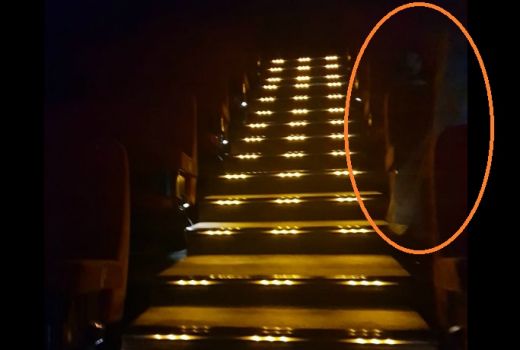 Ngeri, Iseng Motret Tangga Bioskop, Sosok Kuntilanak Ikut Terekam - GenPI.co