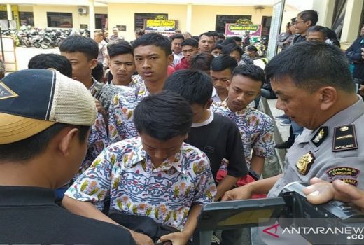 Mau Demo ke Jakarta, Ratusan Pelajar Cianjur Diamankan  - GenPI.co