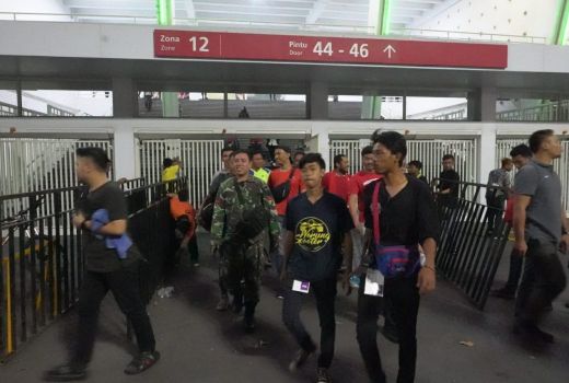 Pulang Sebelum Laga Indonesia vs Thailand Usai, Suporter: Malas! - GenPI.co