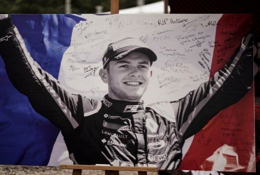 Menghormati Tewasnya Anthoine Hubert, GP Belgia Hening Sejenak - GenPI.co