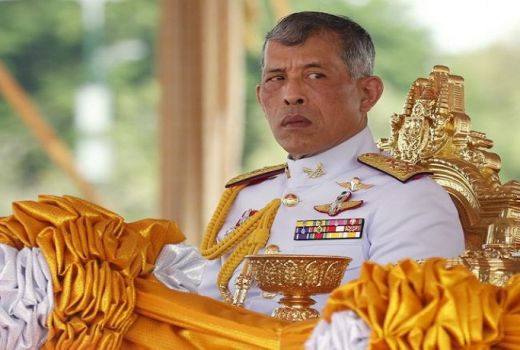 Raja Thailand Pecat 2 Pengawalnya Atas Tuduhan Perzinaan - GenPI.co