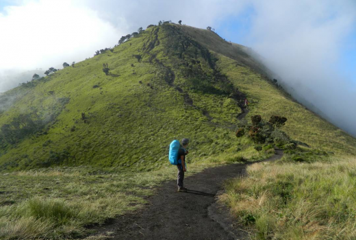 Hilang Tahun 2009, Pendaki ini Hantui Jalur Tekhelan di Merbabu - GenPI.co