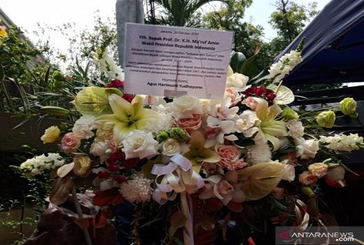 AHY Kirim Karangan Bunga untuk Ma'ruf Amin, Buat Jokowi Mana? - GenPI.co