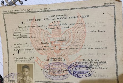 Foto Pas Bergaya Santuy, Ijazah Sekolah Rakyat ini Jadi Viral. - GenPI.co