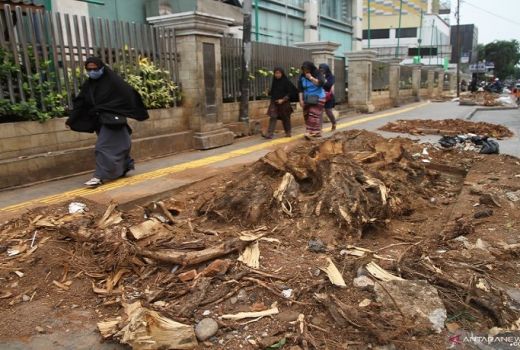 Anggaran Revitalisasi Trotoar Rp 1,2 Triliun Tidak Jelas - GenPI.co