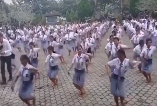 Viral, Ratusan Pelajar SMA Menari ala TikTok - GenPI.co