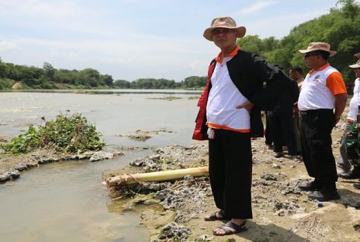 Gubernur Ganjar Top Sungai Bengawan Solo Sudah Tak Hitam Lagi - GenPI.co