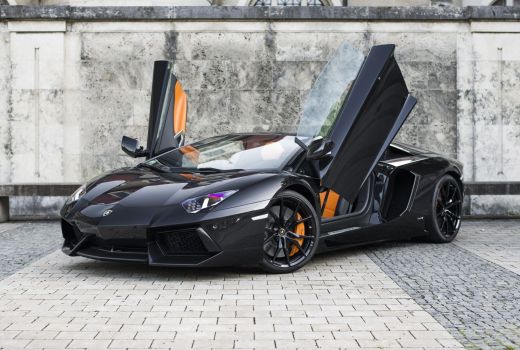 Naik Lamborghini Avendator, Jakarta-Cirebon 1Jam Kurang - GenPI.co