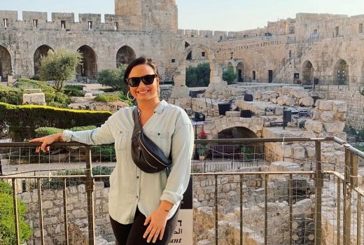 Nyaris Tewas Karena Narkoba, Begini Kondisi Demi Lovato Sekarang - GenPI.co
