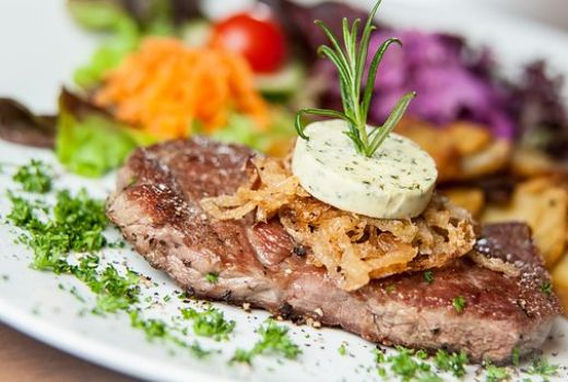 Steak Sirloin vs Tenderloin, Mana yang Kamu Suka? - GenPI.co