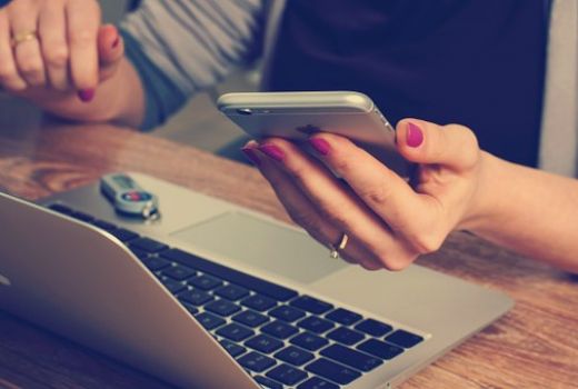 Aplikasi Online Sejumlah Bank Eror pada Senin Pagi, Kenapa Yah? - GenPI.co