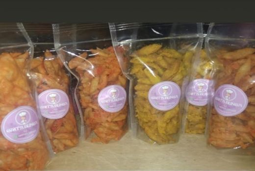 Peluang Usaha Keripik: Modal Mepet, Untungnya Dobel!  - GenPI.co