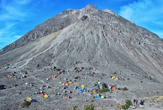 Menggapai Puncak Merapi, Sembari Larut dalam Kemegahannya - GenPI.co