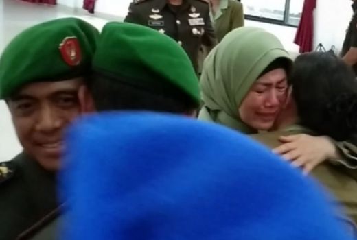 Postingan Nyinyir Istri Buat Kolonel Hendi Dicopot, ini Aturannya - GenPI.co