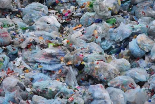 Sampah Kepung Jateng, Ganjar: Cari Solusinya di Kongres - GenPI.co