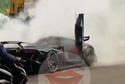 Waduh, Lamborghini Batman Milik Raffi Ahmad Ludes Terbakar - GenPI.co