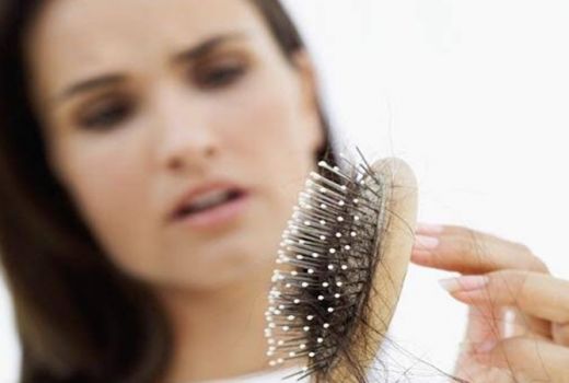 Gunakan 4 Bahan Alami untuk Atasi Rambut Rontok - GenPI.co