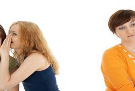 Parah! 5 Zodiak Ini Suka Tikung Sahabatnya - GenPI.co