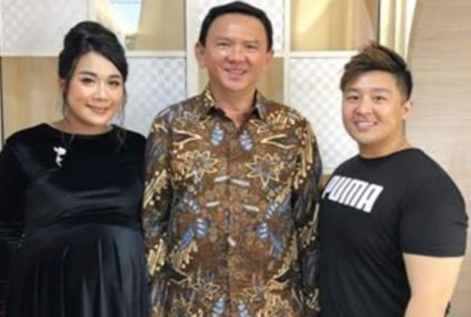 Perut Puput Nastiti Kian Besar, Warganet Duga Anak Ahok Laki-laki - GenPI.co