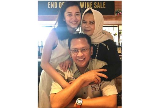 Bambang Soesatyo Unggah Momen Ultah, Netizen Salfok ke Jam Tangan - GenPI.co