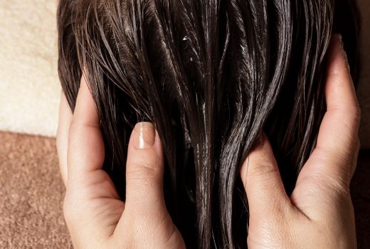 Ngapain ke Salon, Meluruskan Rambut Pakai Kapur Sirih Aja - GenPI.co